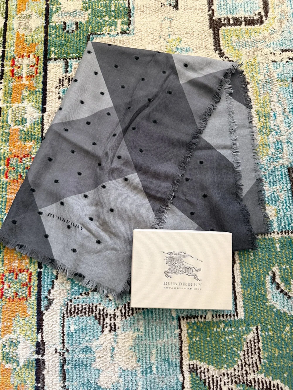Burberry merino wool large shawl polka dot nova check gray acarf